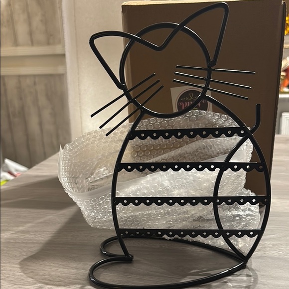 Black Cat Silhouette Decor with Scalloped Accents - Picture 1 of 2